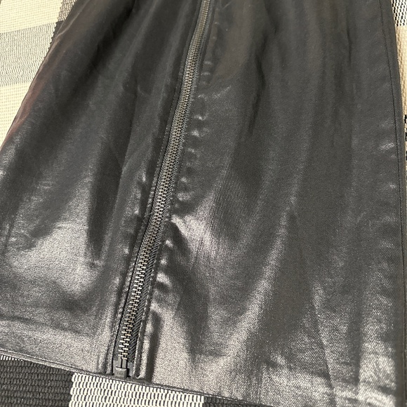 Elegant Black Pencil Skirt
